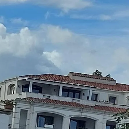 H41 Attico In Centro Apartmán Budoni